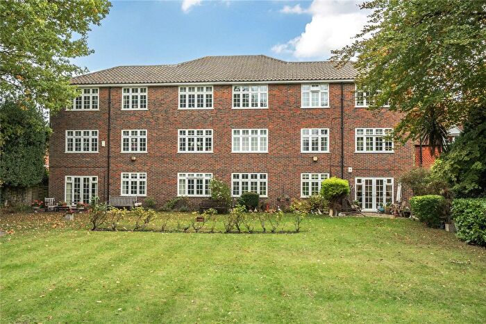 2 Bedroom Flat For Sale In St. Pauls Cray Road, Chislehurst, BR7