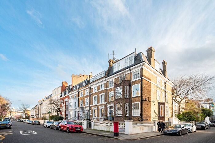 2 Bedroom Flat To Rent In Cottesmore Gardens, Kensington, London, W8