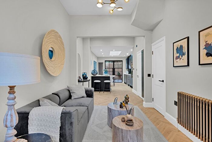 3 Bedroom Terraced House For Sale In Evelyn Street, London, SE8