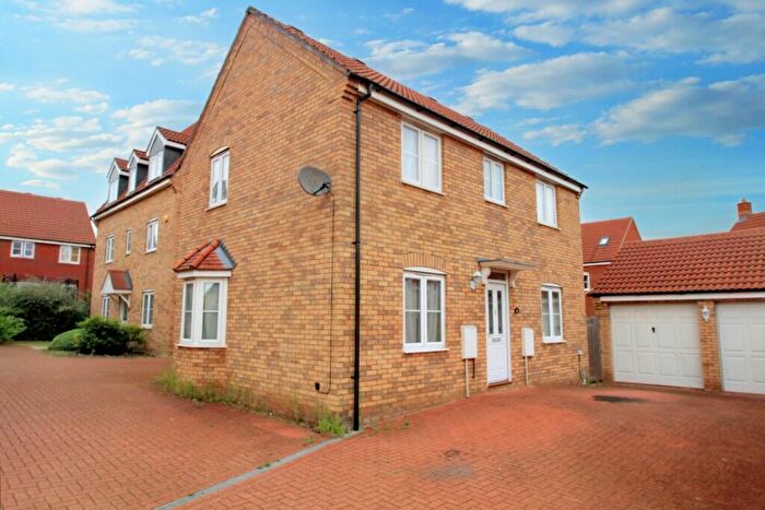 3 Bedroom Detached House To Rent In Maskell Drive, Bedford, Bedfordshire, MK41