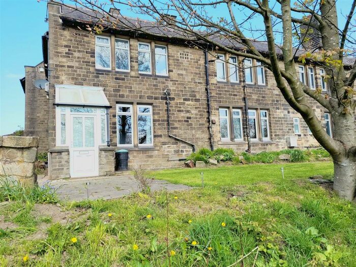 2 Bedroom Ground Flat To Rent In New Hey Road, Outlane, Huddersfield, HD3