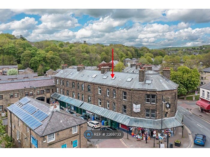 3 Bedroom Terraced House To Rent In Victoria Parade, Rossendale, BB4