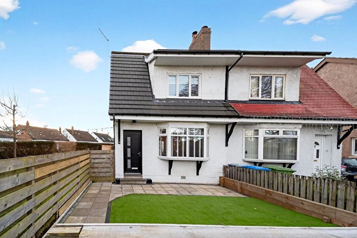 2 Bedroom Semi Detached House For Sale In Hawthorn Walk, Cambuslang, Glasgow, G72