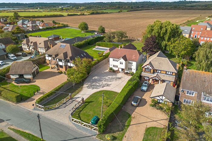 5 Bedroom Detached House For Sale In The Avenue, North Fambridge, CM3