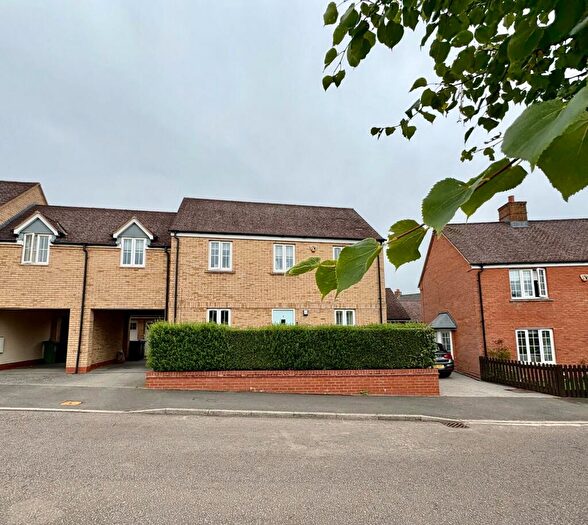 4 Bedroom Link Detached House For Sale In Lincoln, Buckingham, MK18