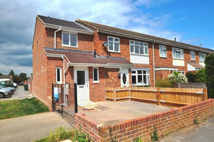 2 Bedroom Semi-Detached House To Rent In Hertford Close, Bicester, OX26