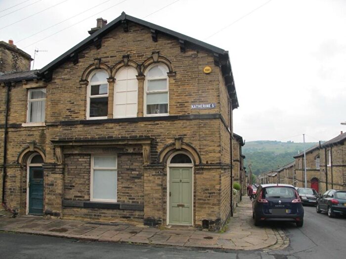 3 Bedroom Terraced House To Rent In Katherine Street, Shipley, West Yorkshire, BD18