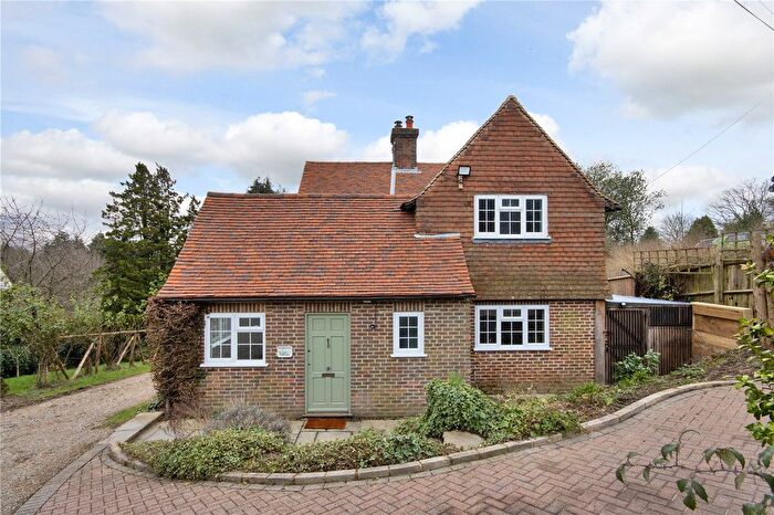 2 Bedroom Detached House For Sale In Mapleton Road, Westerham, Kent, TN16