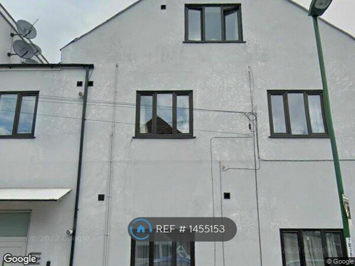 3 Bedroom Flat To Rent In Aria Court, Nottingham, NG5