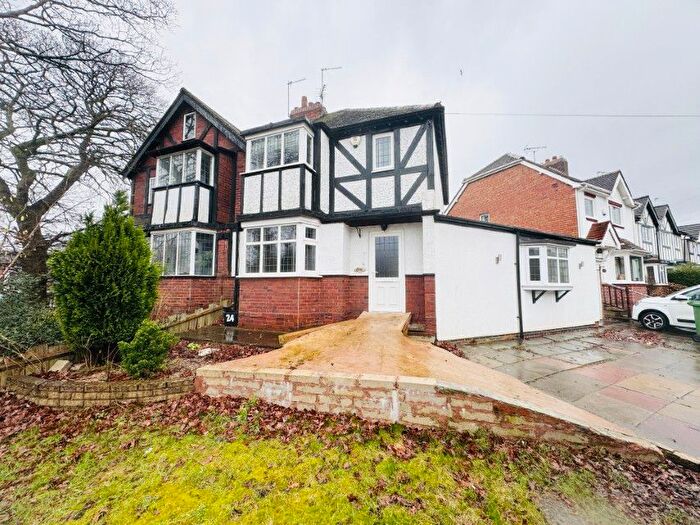 4 Bedroom Semi-Detached House To Rent In Hurdis Road, Shirley, Solihull, B90