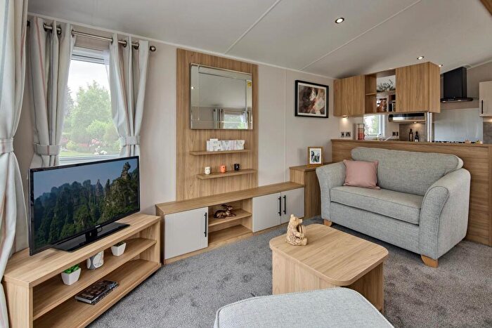 2 Bedroom Lodge For Sale In Two Bed Willerby Manor (), Dovecote Riverside Park, Welford Road, Bidford-upon-Avon, Warwickshire, B50