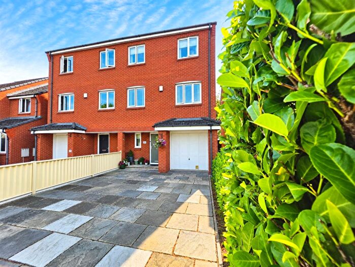 4 Bedroom Semi Detached House For Sale In Brocks Croft Gardens, Biddulph, Stoke-On-Trent, ST8