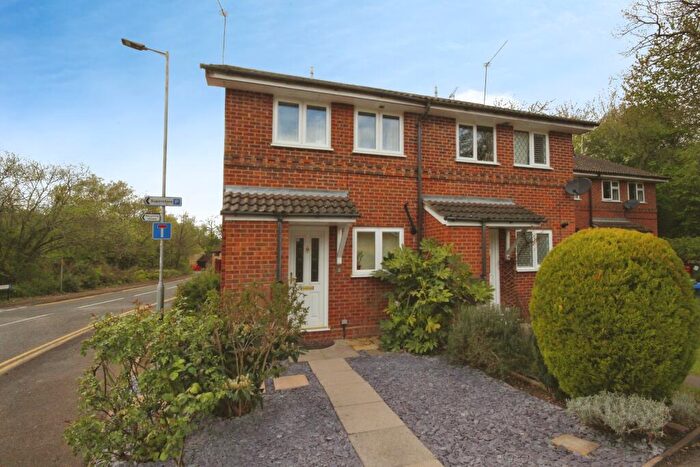 2 Bedroom End Of Terrace House To Rent In Whitton Road, Bracknell, RG12