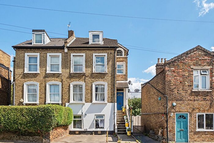 1 Bedroom Flat For Sale In Ravensbourne Road, London, SE6