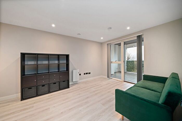 2 Bedroom Flat For Sale In Dollis Hill Avenue, London, NW2