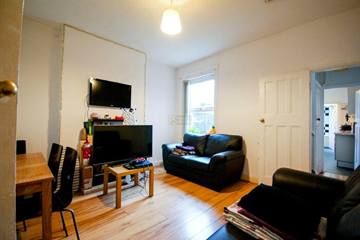 4 Bedroom Terraced House To Rent In Umberslade Road, Selly Park, Birmingham, B29