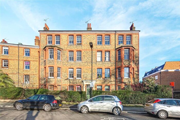2 Bedroom Flat To Rent In St. John's Mansion, Clapton Square, Hackney, London, E5
