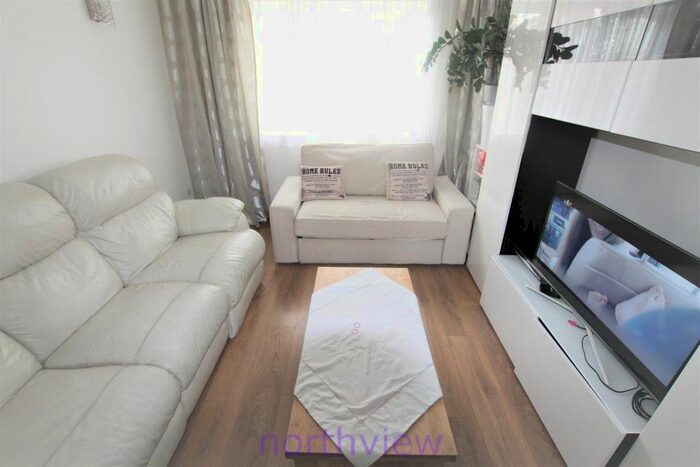 1 Bedroom Flat To Rent In Bunting Close, Edmonton N9