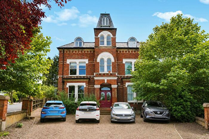2 Bedroom Apartment For Sale In Birdhurst Road, Thurston House, CR2