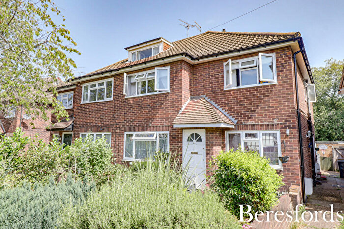 2 Bedroom Maisonette For Sale In Shevon Way, Brentwood, CM14