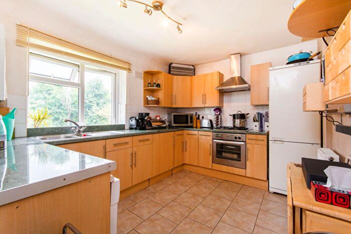 1 Bedroom Flat To Rent In Shaftesbury Road, Sutton, Carshalton, SM5