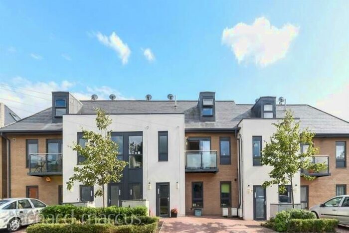 1 Bedroom Flat To Rent In Blanchland Road, Morden, SM4