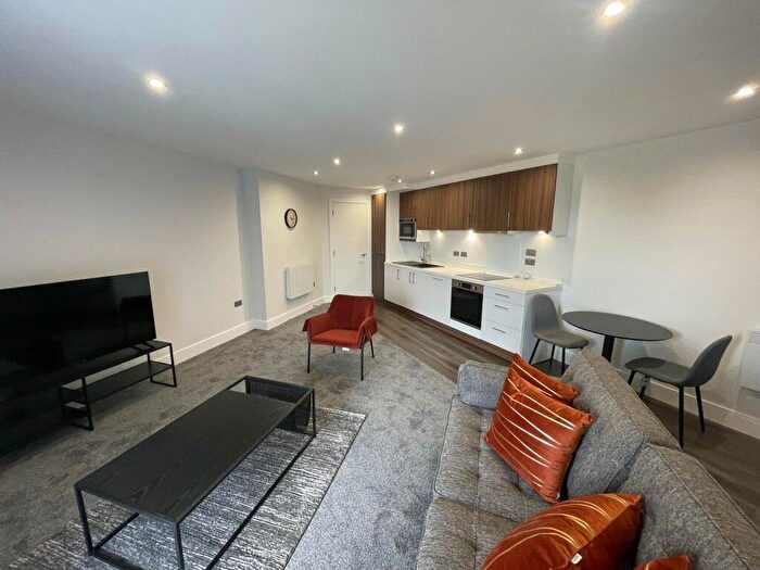 1 Bedroom Flat To Rent In Crown Point Road, Hunslet, Leeds, West Yorkshire, LS10