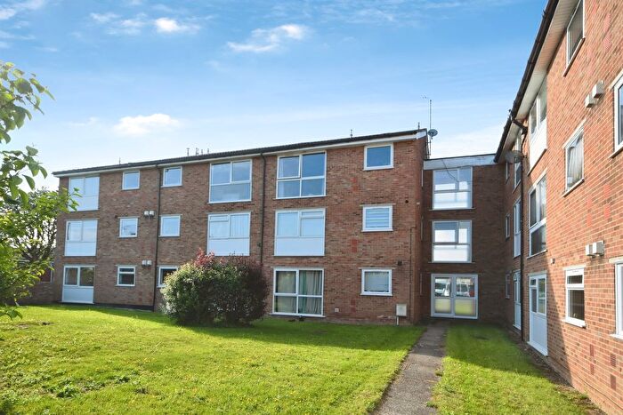 2 Bedroom Flat For Sale In Crocus Way, Chelmsford, CM1