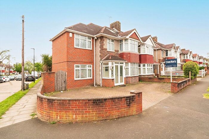 6 Bedroom Property To Rent In Park Road, Hounslow, TW3