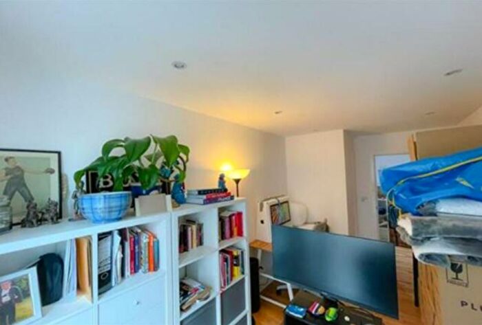 2 Bedroom Flat To Rent In Austin Street, E2