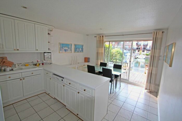 3 Bedroom Town House To Rent In Newlyn Way, Port Solent, Portsmouth, PO6