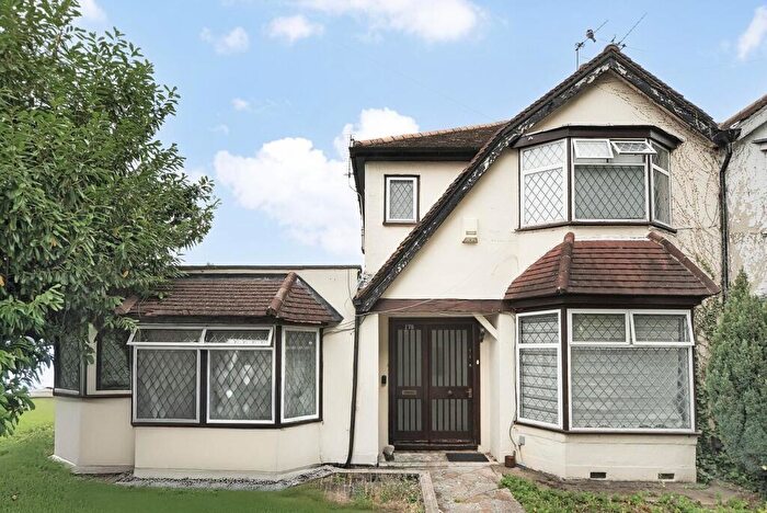 3 Bedroom House For Sale In Huxley Road (House), Edmonton, London, N18