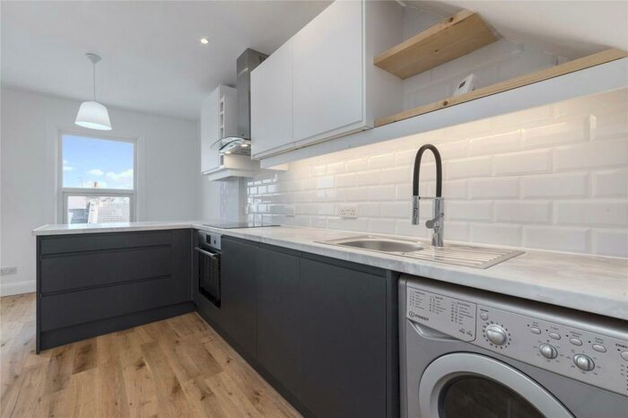 2 Bedroom Flat To Rent In Bostall Lane, London, SE2