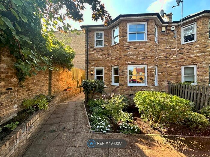 2 Bedroom Semi-Detached House To Rent In Putney, Putney, SW15