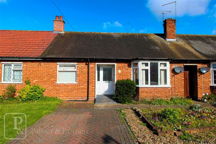 2 Bedroom Bungalow To Rent In Curlew Road, Ipswich, Suffolk, IP2