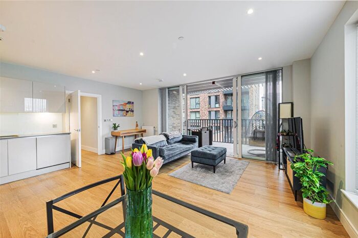 2 Bedroom Flat For Sale In Plough Lane, London, SW17