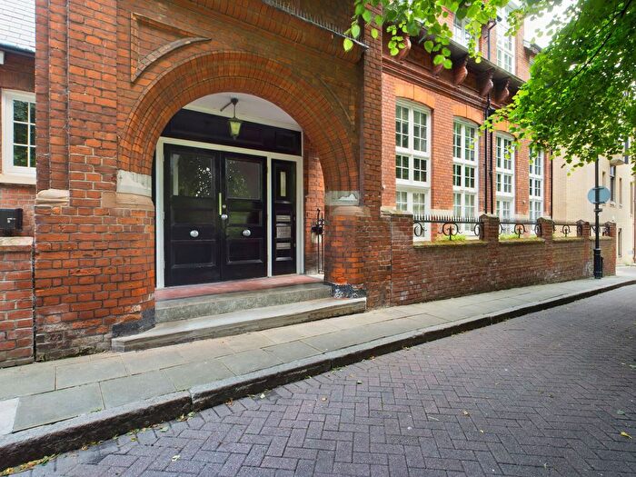 2 Bedroom Flat To Rent In Church Street, Chelmsford, CM1