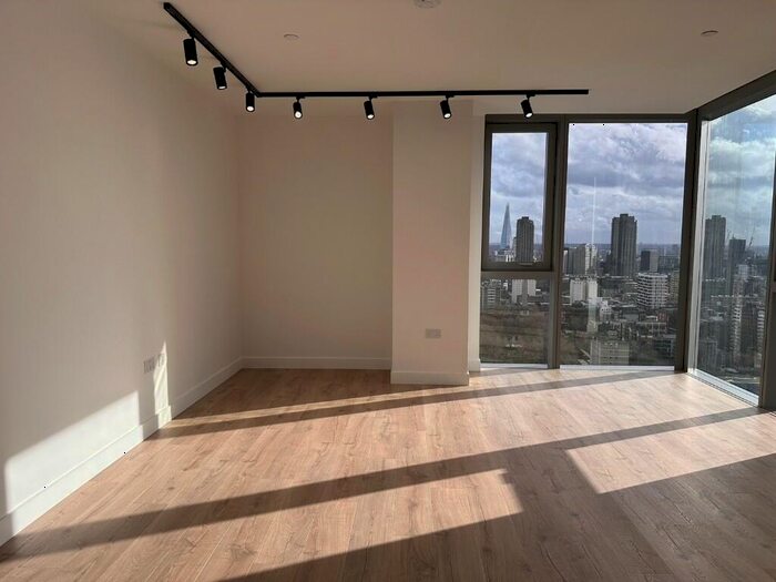 2 Bedroom Apartment To Rent In Place, London, EC1V