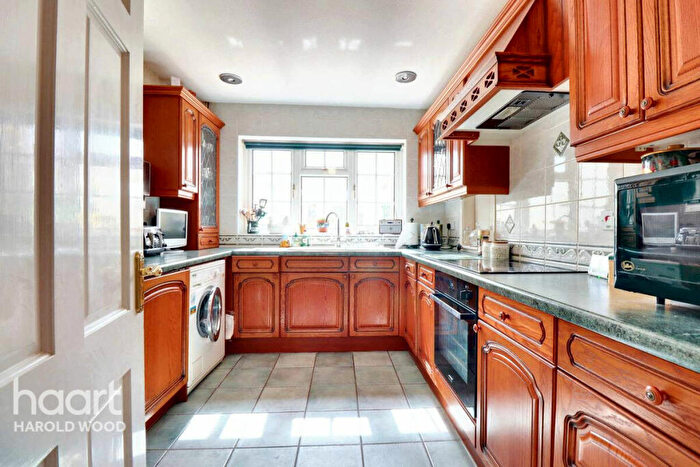 4 Bedroom Detached House For Sale In Tindall Close, Harold Wood, RM3