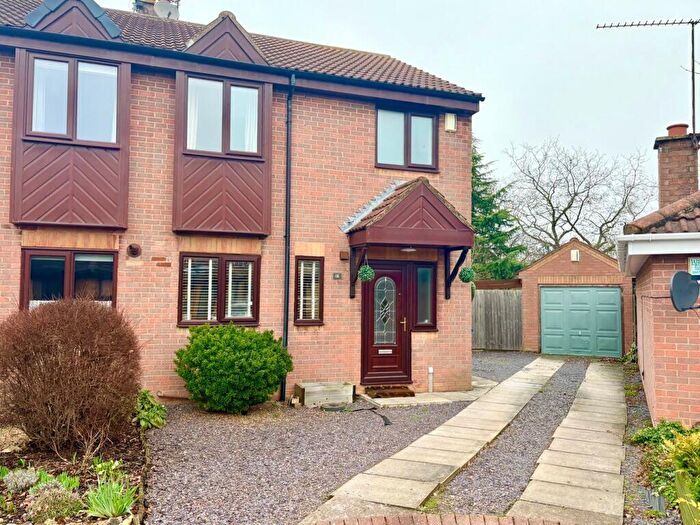 3 Bedroom Semi Detached House For Sale In Foxglove Close, Blaxton, Doncaster, DN9