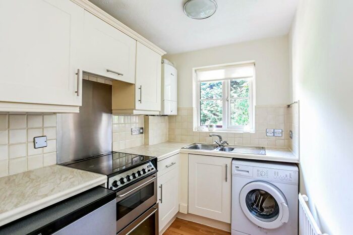 2 Bedroom Apartment For Sale In Sunning House, Sunninghill, SL5