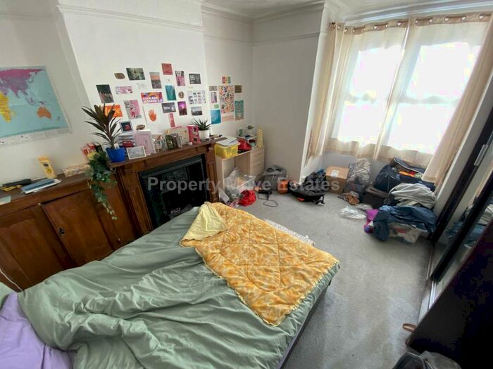 5 Bedroom Terraced House To Rent In St Peters Road, Reading, RG6