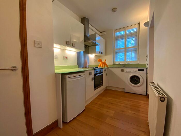 1 Bedroom Flat To Rent In West Wycombe Road, High Wycombe, HP11