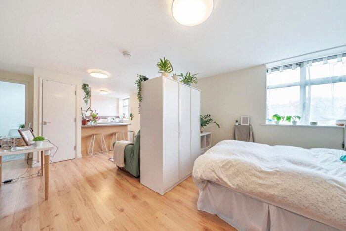 Flat To Rent In Bell Green, Lower Sydenham, London, SE26