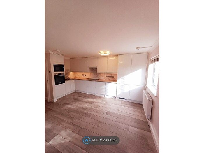 2 Bedroom Flat To Rent In Manor Court Road, London, W7