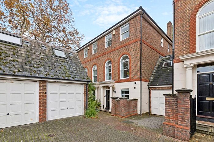 5 Bedroom Terraced House For Sale In King George Square, Richmond, TW10