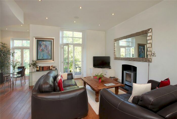 3 Bedroom Maisonette To Rent In Marlborough Road, Richmond, TW10