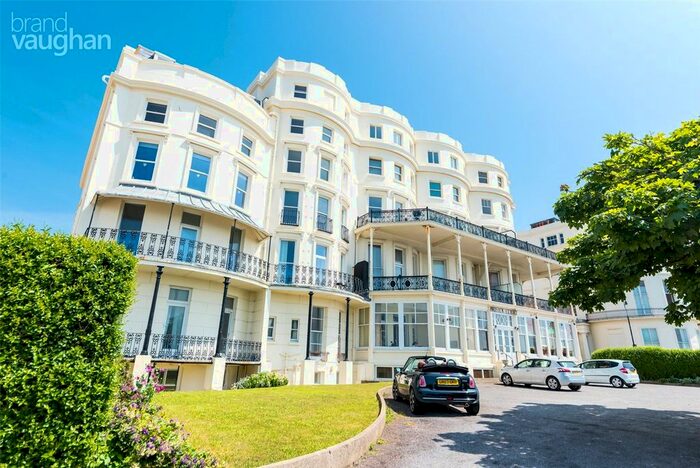2 Bedroom Flat To Rent In Bristol Court West, Marine Parade, Brighton, BN2