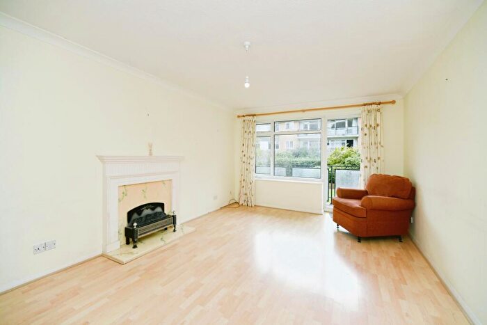 2 Bedroom Flat For Sale In Westbrook, Lustrells Vale, Saltdean, Brighton, BN2