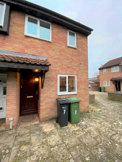 2 Bedroom Property To Rent In Balfour Close, Hereford, HR4